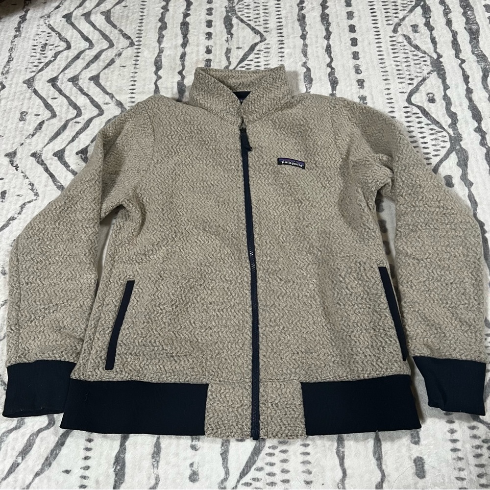 Patagonia Women's Beige/Tan Fleece Jacket with Black Trim